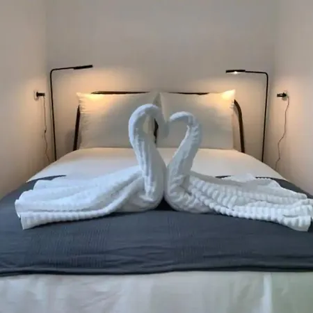 New 5min Tu & Center Garden Cleo