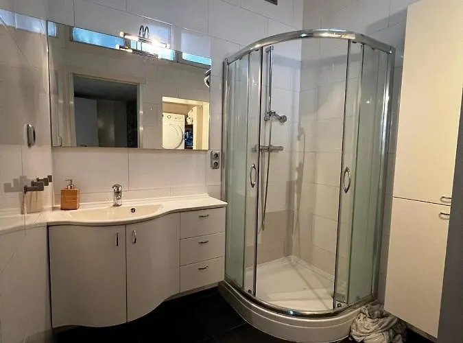 New 5min Tu & Center Garden Cleo * Делфт