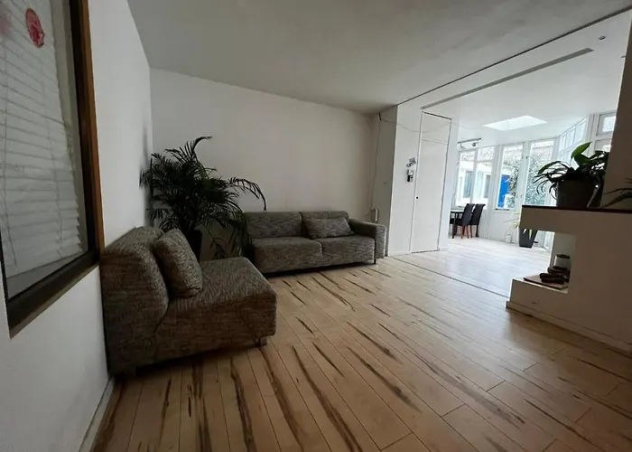 New 5min Tu & Center Garden Cleo * Delft